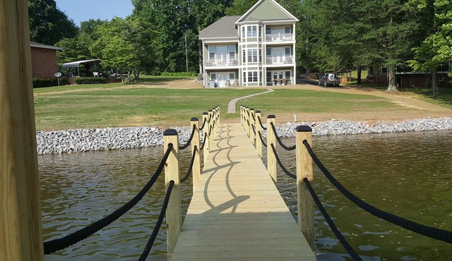 Beautiful Home On Wide Water!