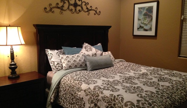 Beautiful home , PERFECT Getaway, Golf, Hiking .