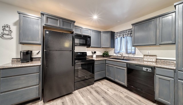 Beautiful home; short drive from South Lake Tahoe, American River, hiking trails
