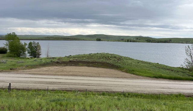 Beautiful home steps from the lake, Mountain View’s