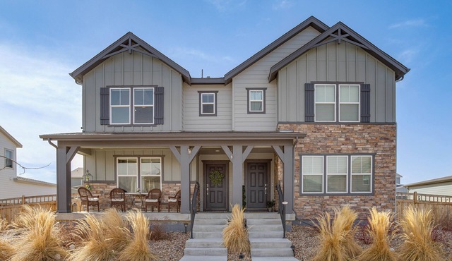 Beautiful Home w/Bonus Room & Prime Location!