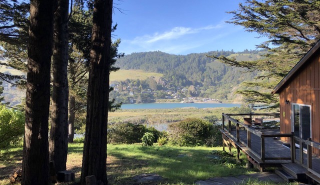 Beautiful home w/sweeping estuary, water views, Wifi, private grill & wood stove
