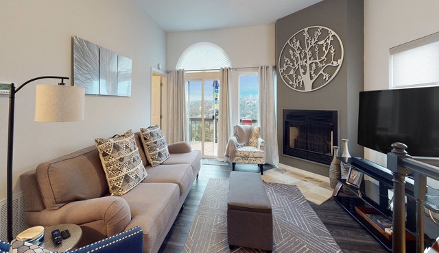 Beautiful home with extraordinary lake views from large deck & modern amenities