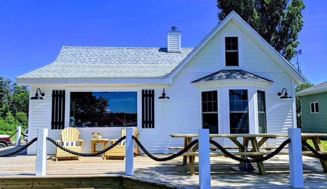Beautiful Home With Harbor View! Warm and cozy cottage.