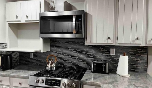 Beautiful Home with Bay View minutes from AC