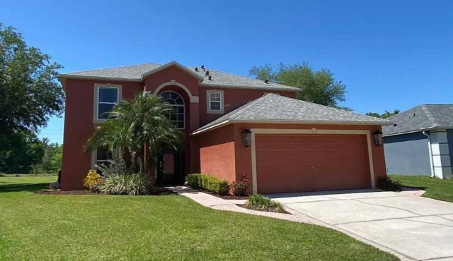 Beautiful Home with Private Pool & Movie Theatre