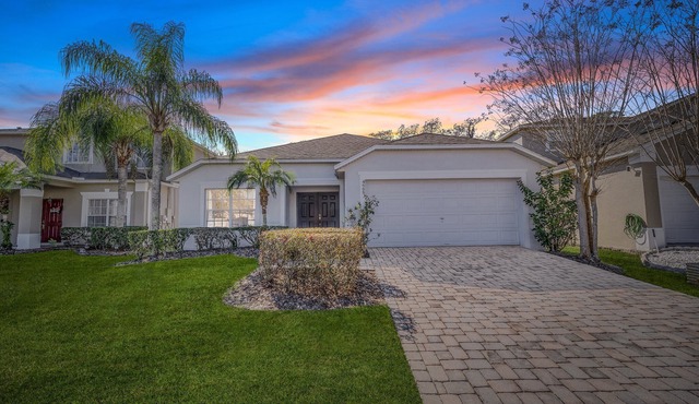 Beautiful home with a private pool. Close to Disney and pet friendly.