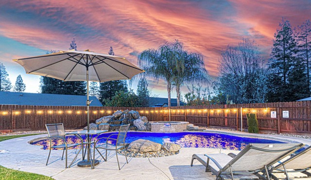 Beautiful Home with Pool & Hot Tub close to National Parks