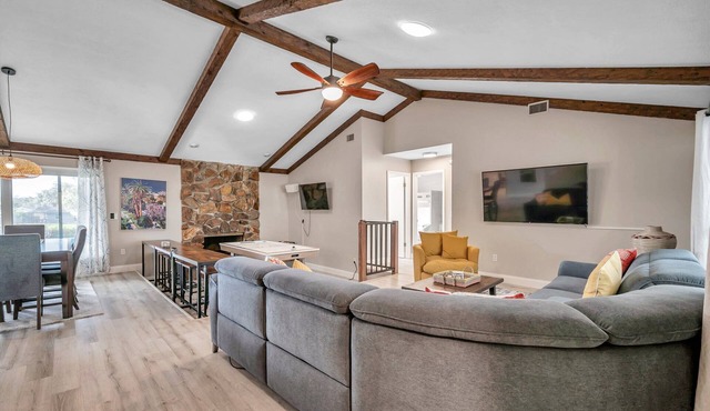 Beautiful home with private pool and lake just minutes from major FL attractions