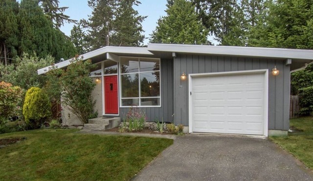 Beautiful Home with Traditional & Modern Ambience