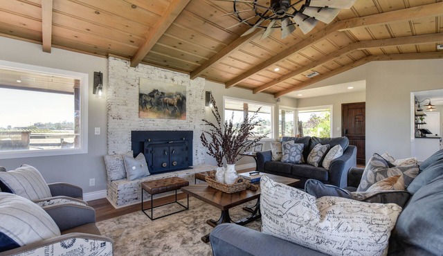 Beautiful Home With Pool on Acreage!