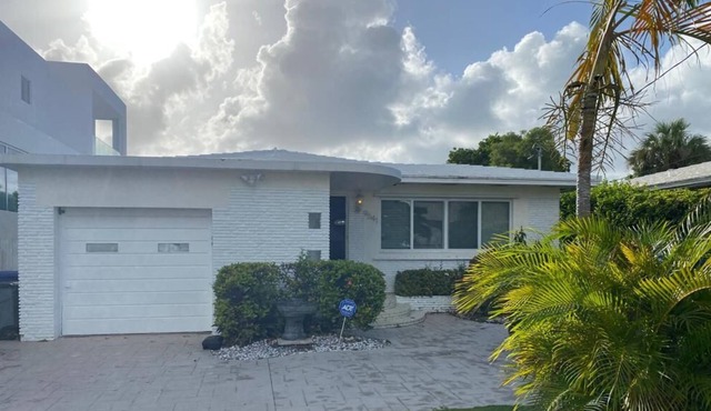 BEAUTIFUL HOMES IN SURFSIDE MIAMI