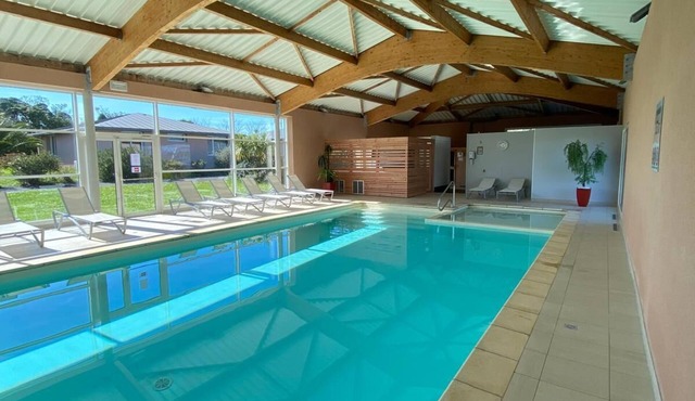 BEAUTIFUL HOUSE 100 METRES FROM THE BEACH WITH HEATED INDOOR POOL