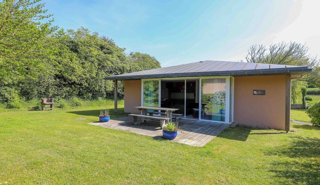 BEAUTIFUL HOUSE 100 METRES FROM THE BEACH WITH SHARED HEATED POOL