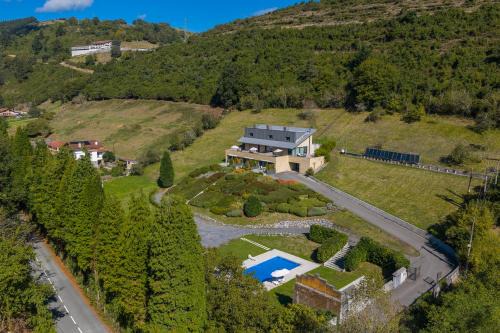 Beautiful house 15 min away from Bilbao