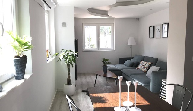 BEAUTIFUL HOUSE 20 MIN FROM BARCELONA WITH POOL AND BARBECUE!