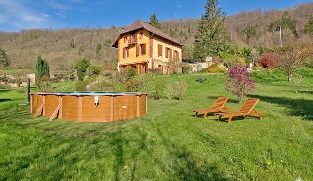 Beautiful house 240 m2 with swimming pool - 6 Bedrooms - Park 5500m2