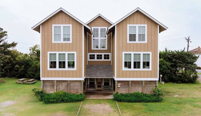 Beautiful house across from Silver Lake on the Berkley Estate
