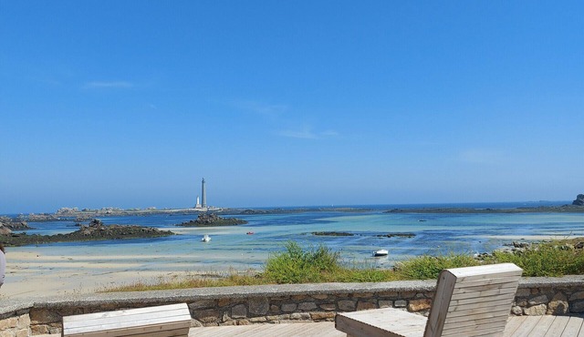 Beautiful house for 8 on Kervenni beach