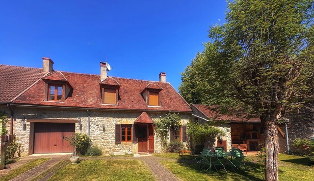 Beautiful house in Burgundy, in Vézelay between Lyon and Paris, for families and friends