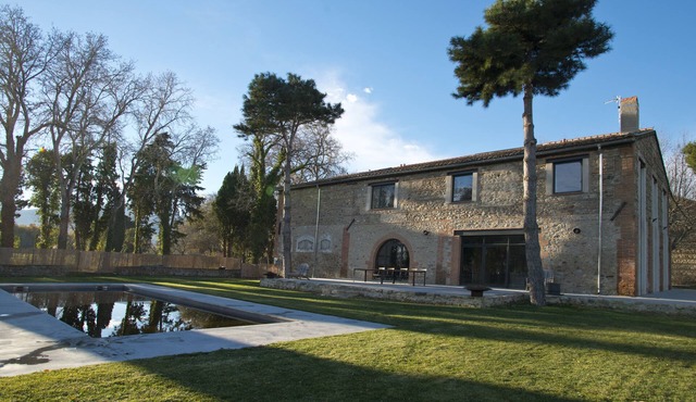 Beautiful house between vineyards and orchards