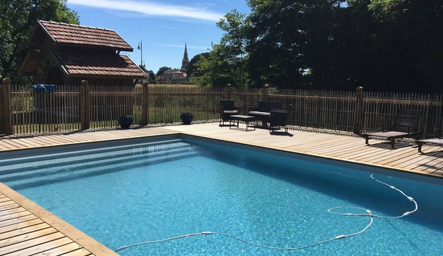 Beautiful house in an airial with pool