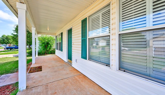 Beautiful house in quiet neighborhood just off I-40.