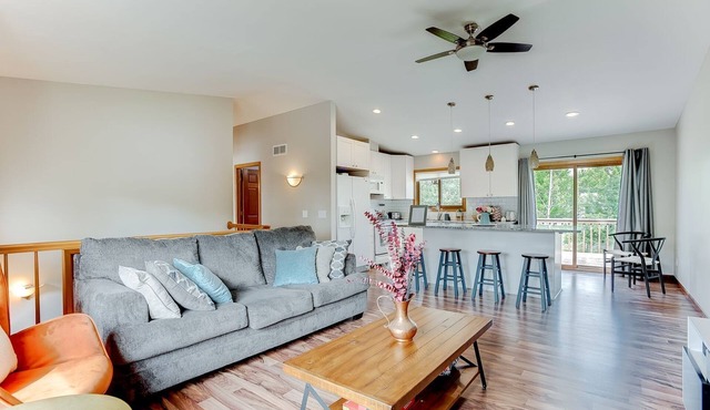 Beautiful House in Eden Prairie - Entire House