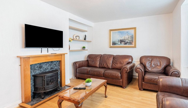 Beautiful house near tram station