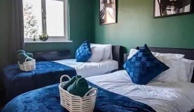 Beautiful house off-road free parking