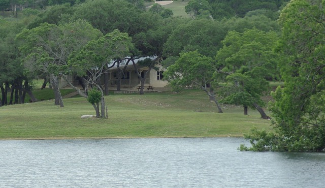Beautiful house on 10 acre private lake stocked with bass, 4.5 miles from Boerne