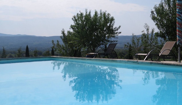 Beautiful house, on 2500m² of land with private pool, 4 bedrooms,