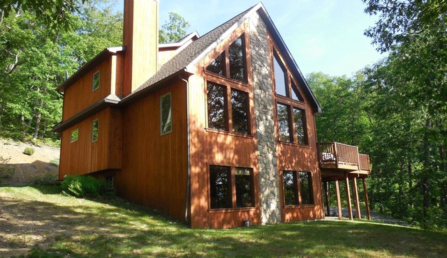 Beautiful House, only 1.2 Miles To Shy Beaver Boat Launch on Raystown Lake