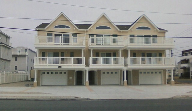 Beautiful House.Perfect Location. 3 night minimum for August 17-31