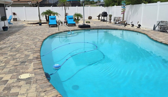 Beautiful house/pool/two blocks from the beach/close to Flagler beach/Daytona.