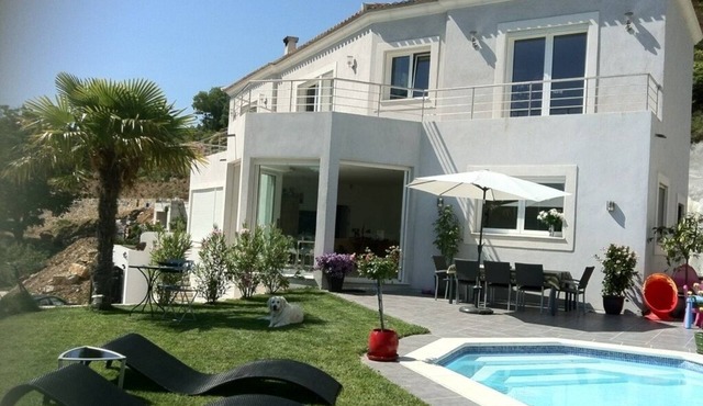 Beautiful House - sea view. Pool - Fitness. Near Principality of M