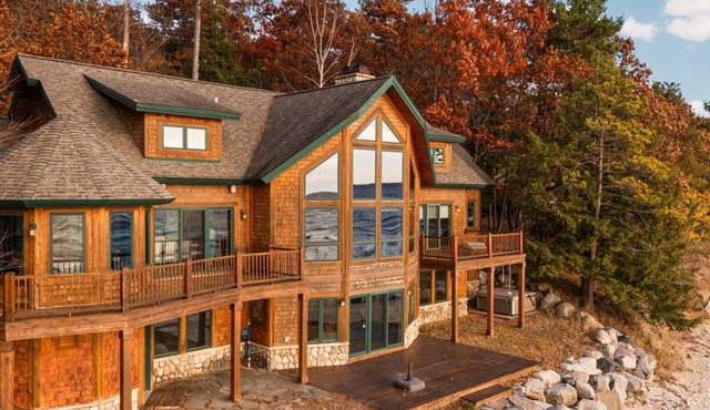 Beautiful House on Lake Michigan! 10 Minutes HS! Private Sandy Beach!
