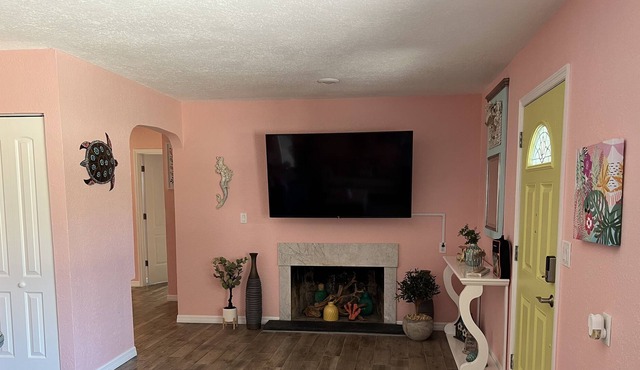 Beautiful House w/boat slip on canal - 15 min from Gulf