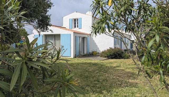 Beautiful house with garden in the village of Saint-Sauveur (Ile d'Yeu)