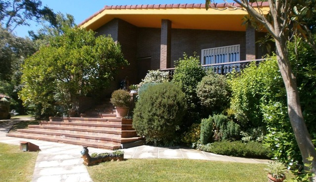 Beautiful house with a spectacular garden