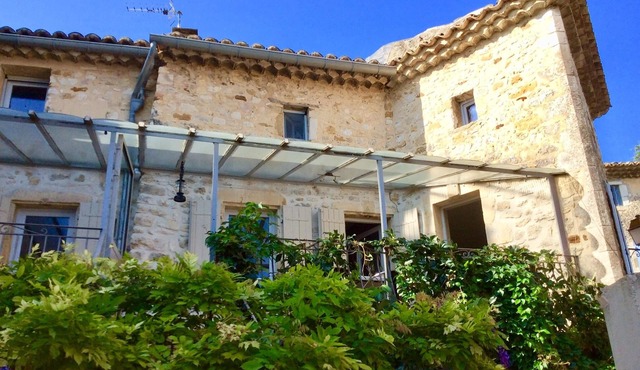 Beautiful house with garden and private heated pool in medieval village