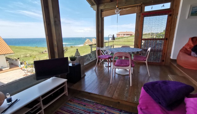 Beautiful House with garden on the beach of La Arnia with excellent sea views