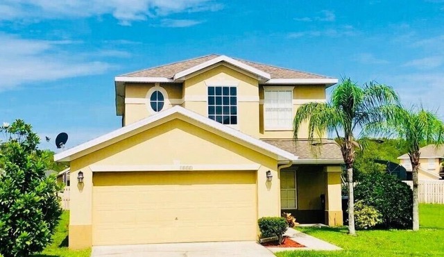 Beautiful house with pool, 4 bedrooms, 3 bathrooms