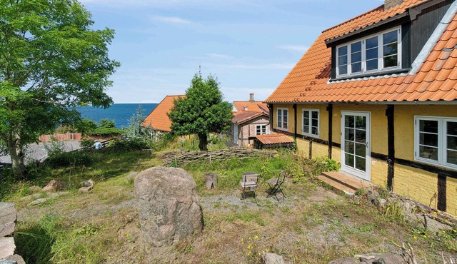 Beautiful house with sea view and fireplace