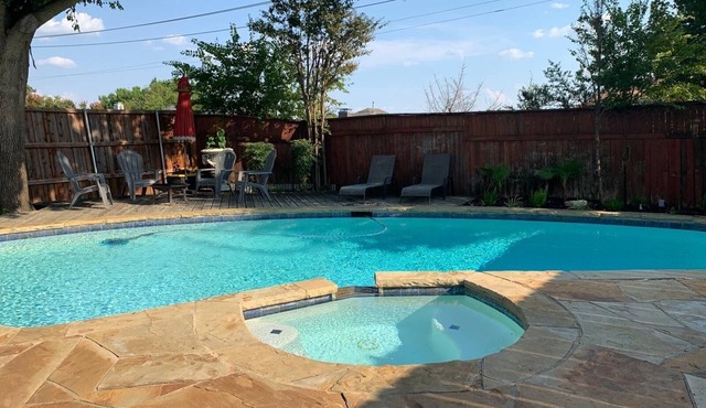 Beautiful House With Hot Tub and Pool
