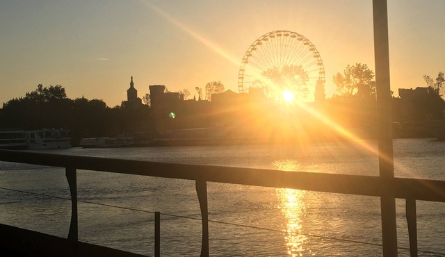 Beautiful Houseboat in l