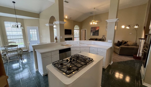 Beautiful Houston Superb 4/5 bedroom Executive Home