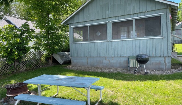 Beautiful Hubbard Lake Waterfront Cottage 1