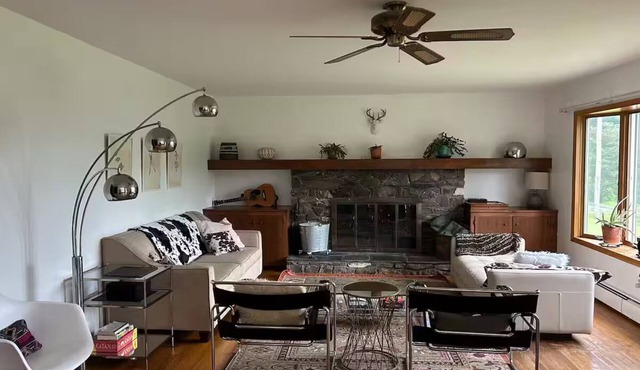 Beautiful Hudson Valley Country Lake House