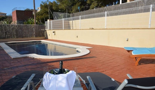 Beautiful independent house with pool and garden